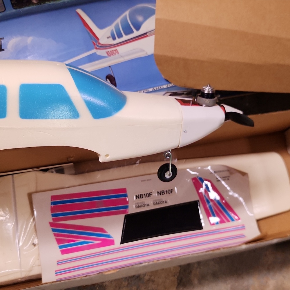 Cox Radio Control Piper Dakota Airplane Vintage, New In Box W Factory Engine. - Picture 7 of 8